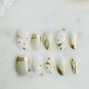 Elegant Gold and White Nail Art Set